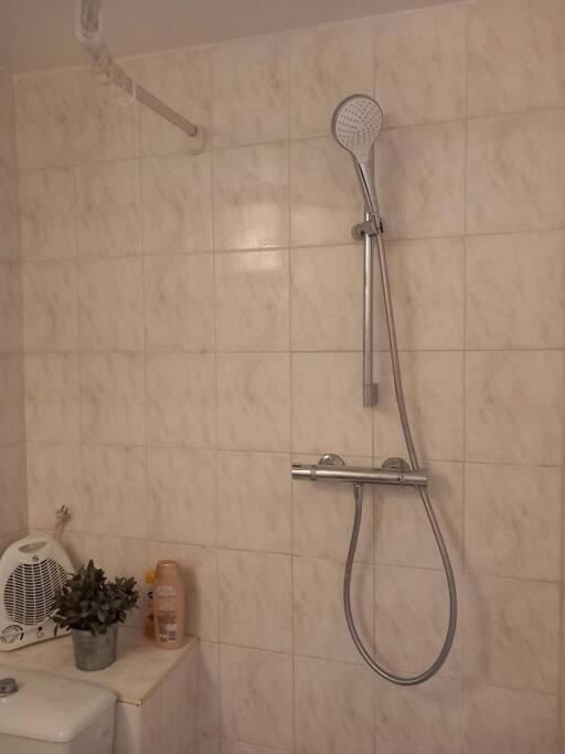 Studio Meuble Independant Tout Confort Classe 2** Aubenas Exterior photo