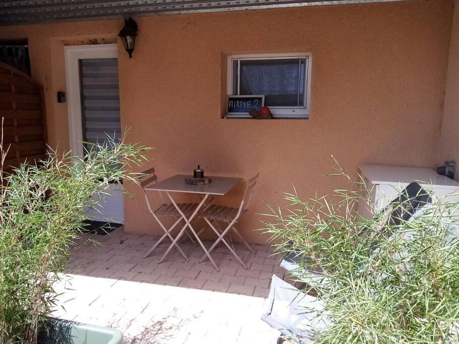 Studio Meuble Independant Tout Confort Classe 2** Aubenas Exterior photo